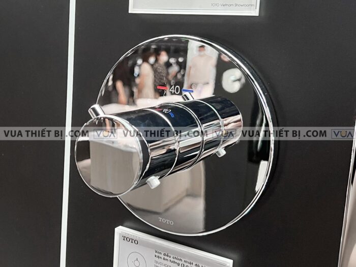 anh thuc te van dieu chinh nhiet do toto tbv01406b tbn01001b sen am tuong 2