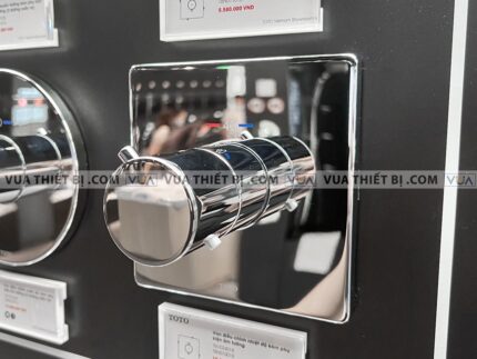 anh thuc te van dieu chinh nhiet do toto tbv02401b tbn01001b sen am tuong 1