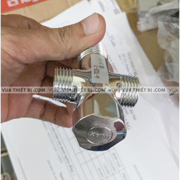 anh thuc te van khoa t chia nuoc inax a 703 7