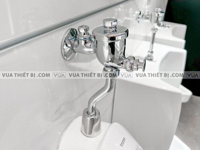 anh thuc te van xa tieu nam toto t60s dang nhan lap noi 3