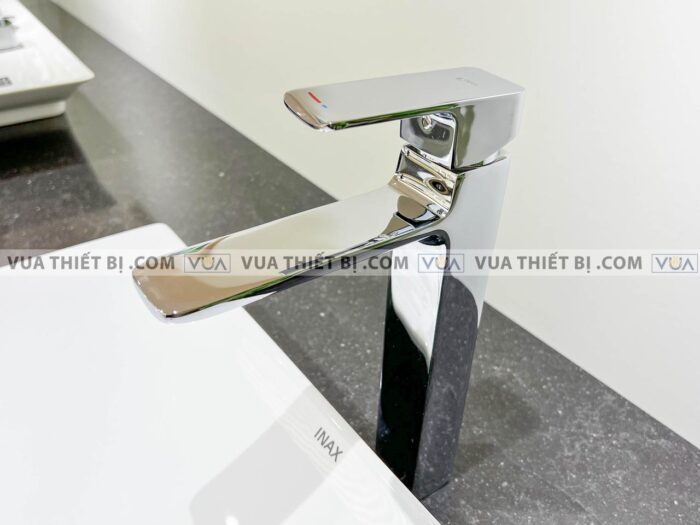 anh thuc te voi chau lavabo inax lfv 5012sh co cao nong lanh 4