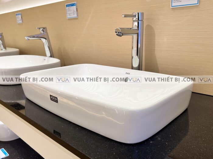 anh thuc te voi chau lavabo inax lfv 8000sh2 co cao nong lanh 2
