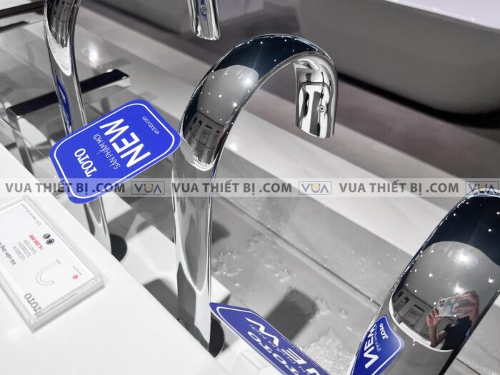 anh thuc te voi chau lavabo toto tle24007a cam ung co cao 4