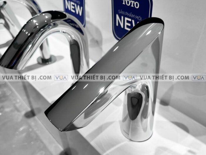 anh thuc te voi chau lavabo toto tle27002a cam ung 1