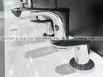 anh thuc te voi chau lavabo toto tlg01201b nong lanh 3 lo go 3