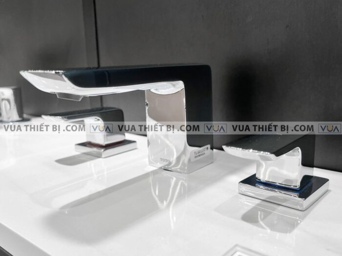 anh thuc te voi chau lavabo toto tlg02201b nong lanh 3 lo gr 2