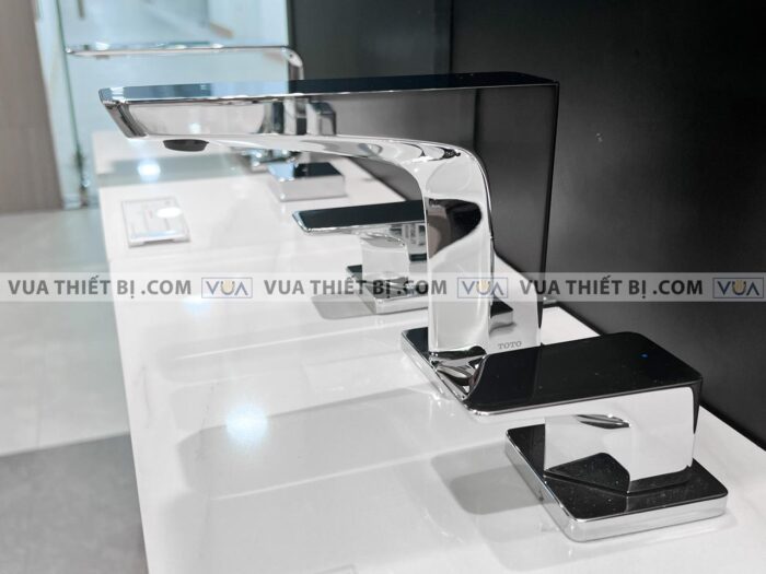 anh thuc te voi chau lavabo toto tlg07201b nong lanh 3 lo ge 2