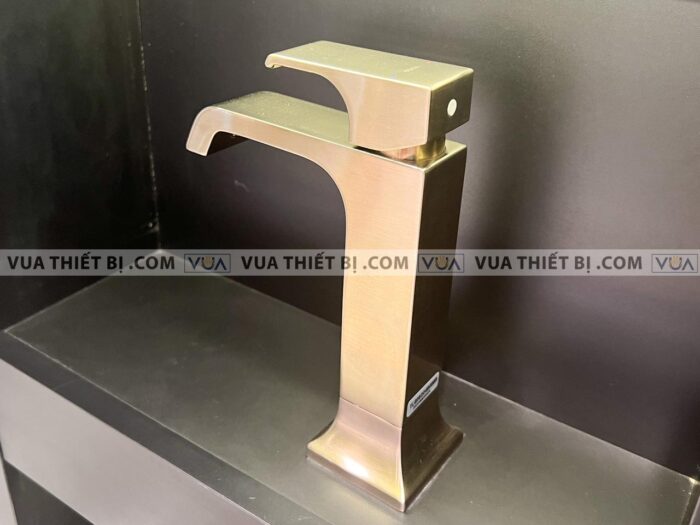 anh thuc te voi chau lavabo toto tlg08303bbbr co cao nong lanh gc 2