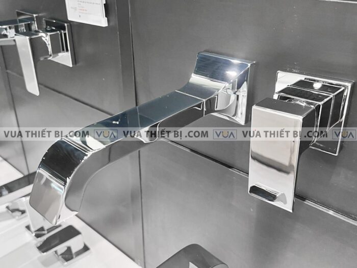 anh thuc te voi chau lavabo toto tlg08308b gan tuong nong lanh gc 1