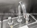 anh thuc te voi chau lavabo toto tlg11201b nong lanh 3 lo gf 1