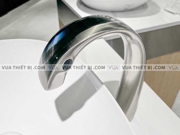 anh thuc te voi chau lavabo toto tlp01701jbn tlp01702s cam ung nong lanh 4