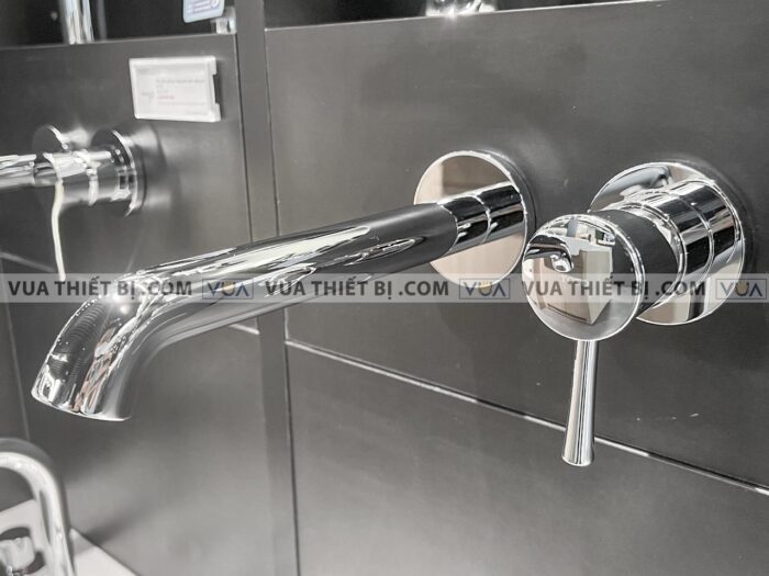 anh thuc te voi chau lavabo toto tls02308b gan tuong nong lanh ln 1