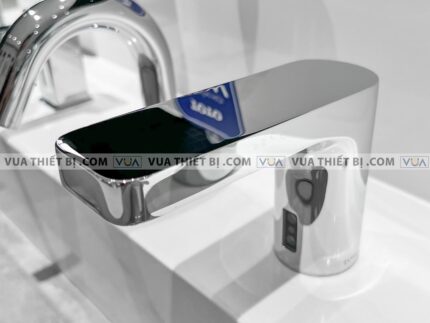 anh thuc te voi chau lavabo toto ttla102 ttle101e2l hap004a cam ung nuoc lanh dien 1