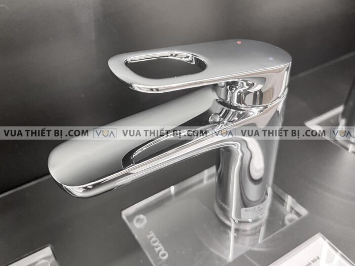 anh thuc te voi chau lavabo toto ttlr301f 1rr nong lanh rei r 3