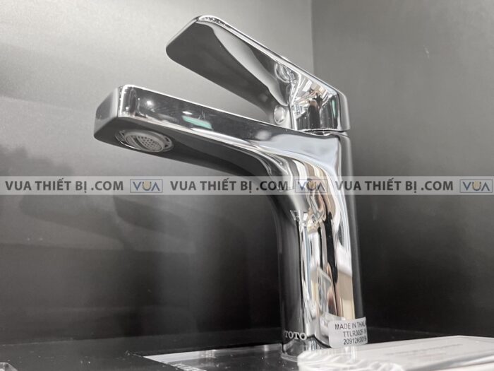anh thuc te voi chau lavabo toto ttlr302f 1n nong lanh rei s 4