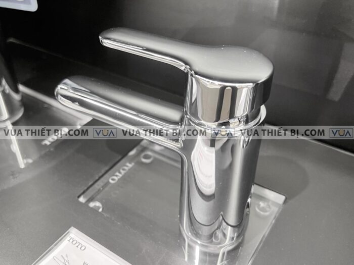 anh thuc te voi chau lavabo toto tvlm102nsr nong lanh 2