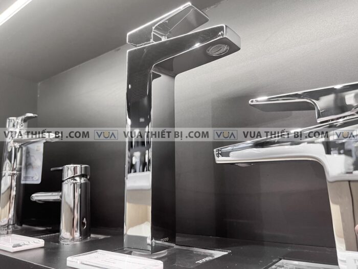 anh thuc te voi chau lavabo toto tvlm109ru co cao nong lanh 4