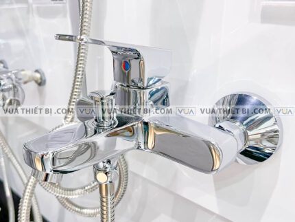 anh thuc te voi sen american standard wf 0411 4