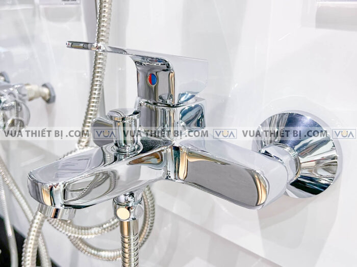 anh thuc te voi sen american standard wf 0411 4