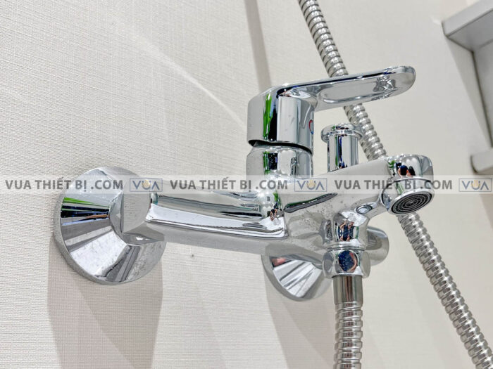 anh thuc te voi sen american standard wf 0711 4