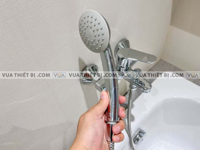 anh thuc te voi sen american standard wf 0711 5