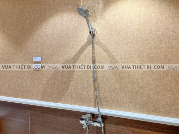 anh thuc te voi sen american standard wf 0911 2