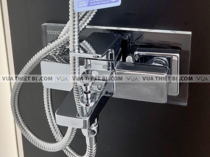 anh thuc te voi sen cay toto dm907c1s tvsm110rur dgh104zr nong lanh 7