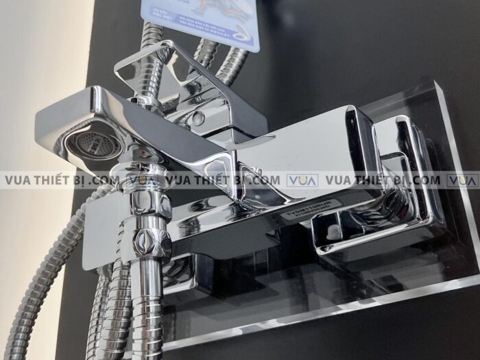 anh thuc te voi sen cay toto dm907c1s tvsm110rur dgh104zr nong lanh 8