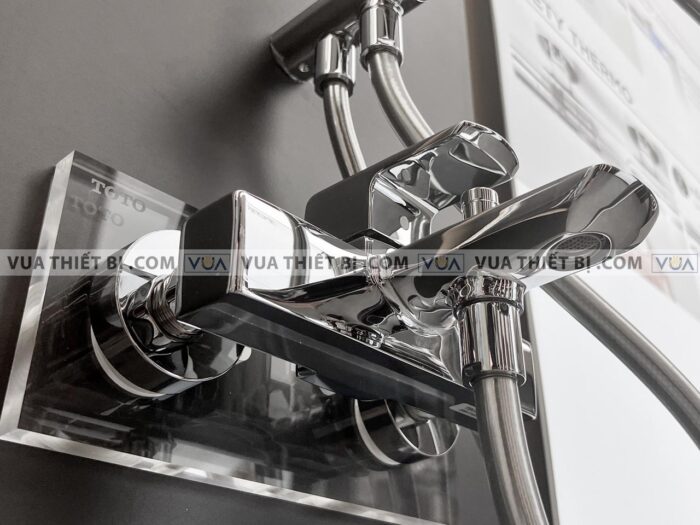 anh thuc te voi sen cay toto tbw02002b1 tbg02302v tbw02017a nong lanh 3