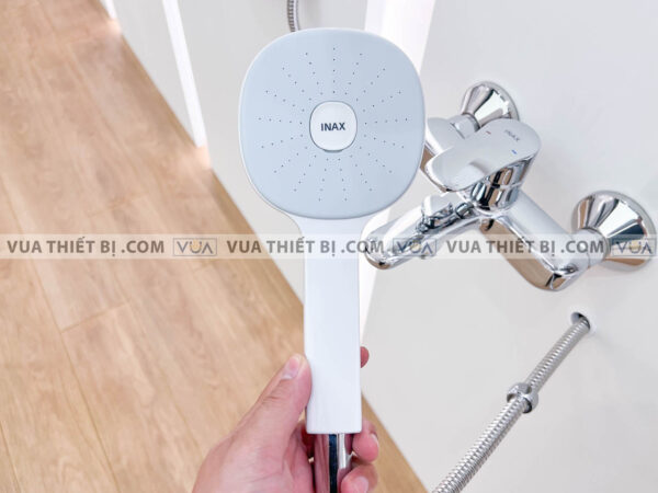 anh thuc te voi sen inax bfv 1403s 7c tay sen bf sc7 3