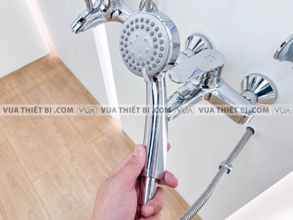 anh thuc te voi sen inax bfv 2003s tay sen a bfv2003s 6 3