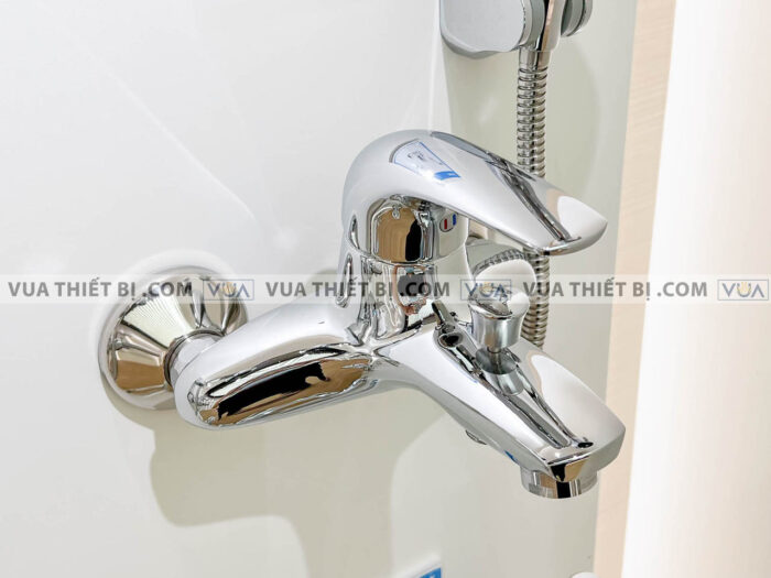 anh thuc te voi sen inax bfv 3003s 1c tay sen a 7654 vn 3