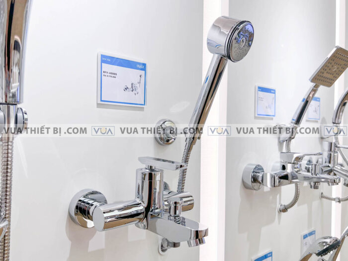 anh thuc te voi sen inax bfv 4000s nong lanh 2