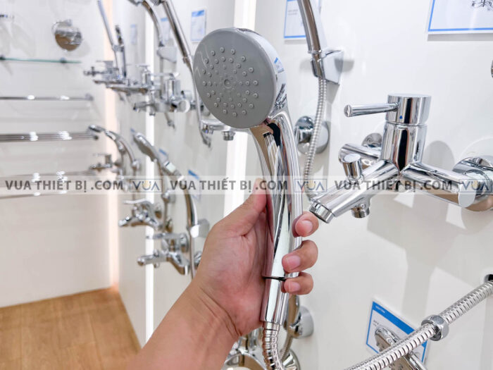 anh thuc te voi sen inax bfv 8000s 5c tay sen bf sc6 3