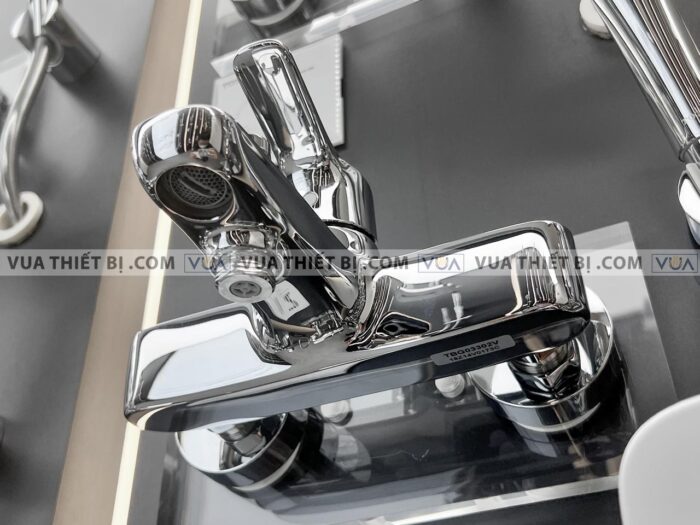 anh thuc te voi sen tam toto tbg03302v tbw01010a nong lanh gs 3