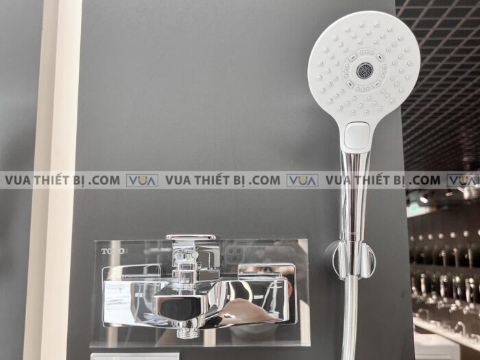 anh thuc te voi sen tam toto tbg07302v tbw01010a nong lanh ge 5