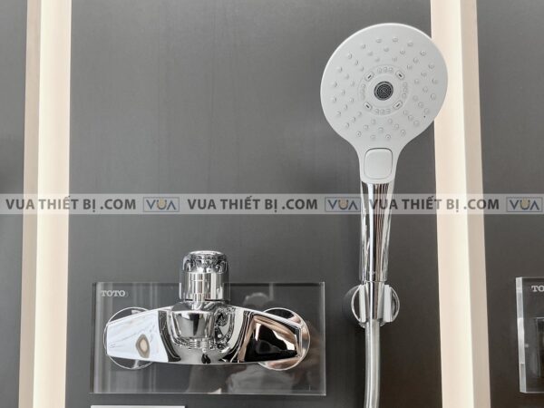 anh thuc te voi sen tam toto tbg09302v tbw01010a nong lanh gm 1