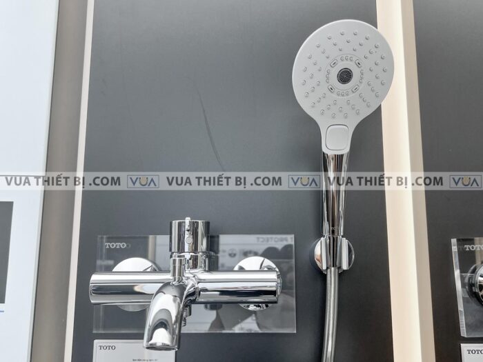 anh thuc te voi sen tam toto tbg11302v tbw01010a nong lanh gf 1