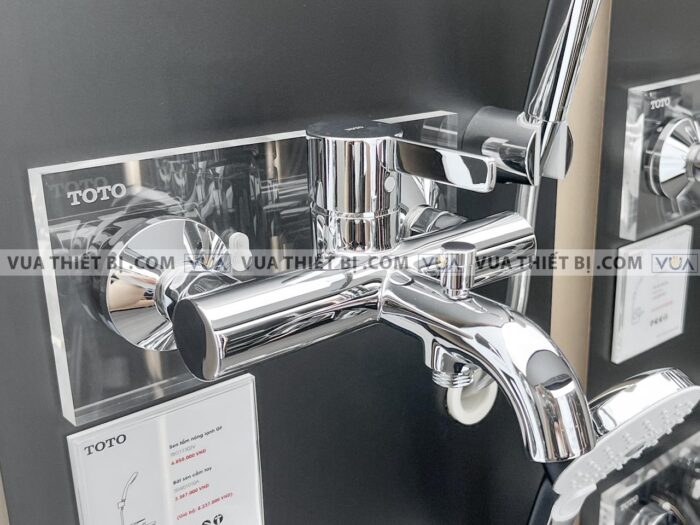 anh thuc te voi sen tam toto tbg11302v tbw01010a nong lanh gf 2