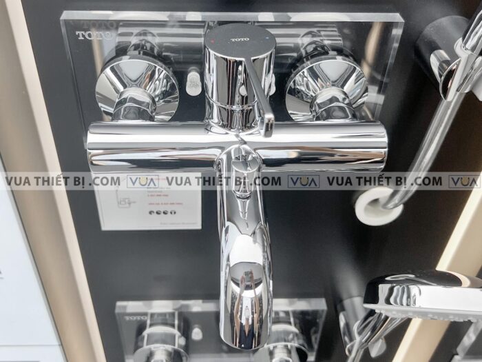 anh thuc te voi sen tam toto tbg11302v tbw01010a nong lanh gf 3