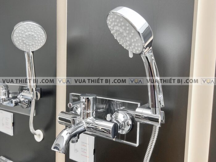 anh thuc te voi sen tam toto tbs02302v dgh108zr nong lanh ln 2