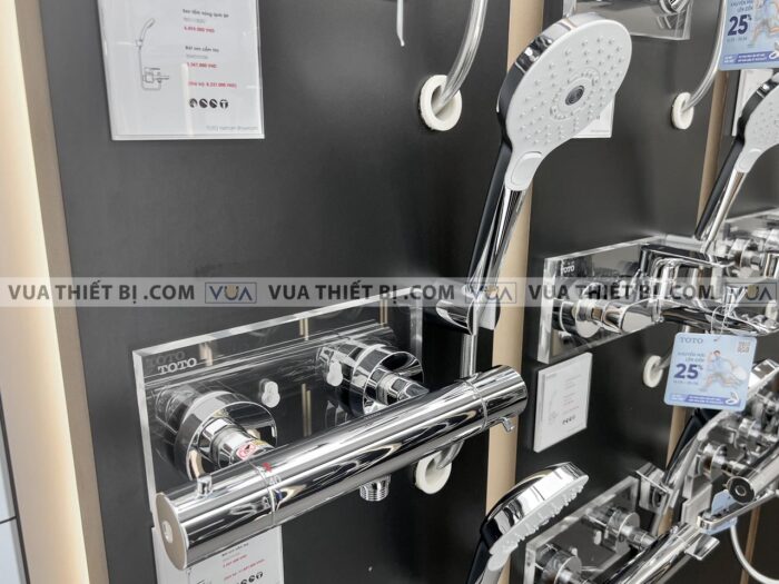 anh thuc te voi sen tam toto tbv01401b tbw01010a nhiet do 2