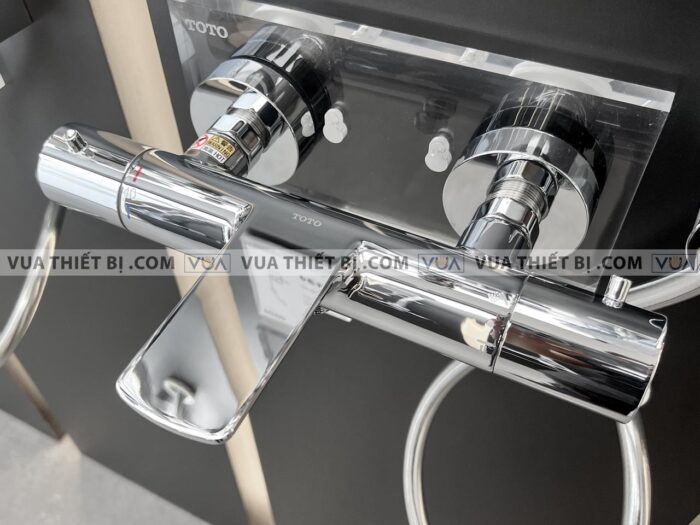 anh thuc te voi sen tam toto tbv01402b tbw01010a nhiet do 3