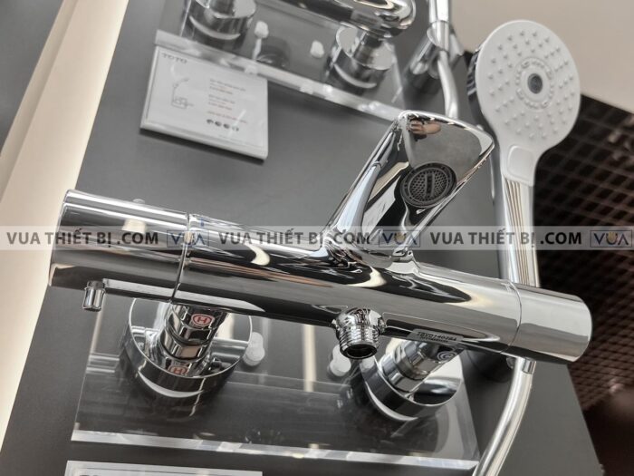 anh thuc te voi sen tam toto tbv01402b tbw01010a nhiet do 6