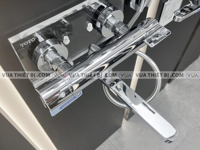 anh thuc te voi sen tam toto tbv03427v tbw02006a nhiet do 4