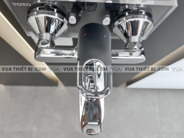 anh thuc te voi sen tam toto ttmr301 ttsr105emf nong lanh 1