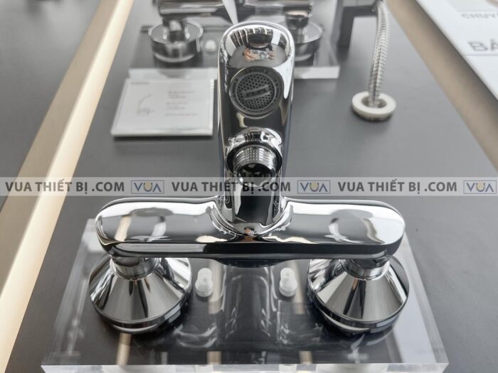 anh thuc te voi sen tam toto ttmr301 ttsr105emf nong lanh 4