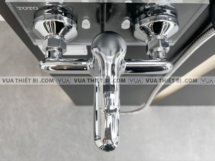 anh thuc te voi sen tam toto tvsm103nss nong lanh 1 1