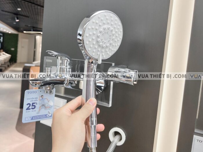 anh thuc te voi sen tam toto tvsm103nss nong lanh 6