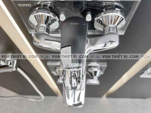 anh thuc te voi sen tam toto tvsm107crr nong lanh 1